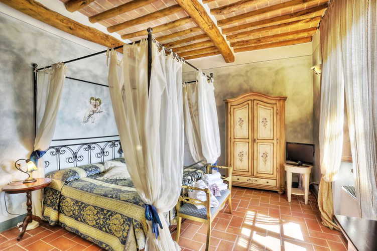 Le suite più grandi vantano persino di un salottino con divano letto
