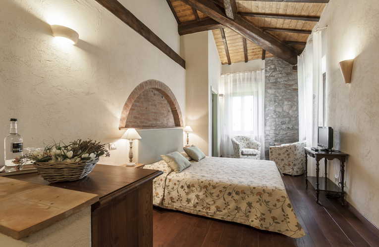 Tenuta Agricola dell'Uccellina: Lovely Tuscan decor for holiday accommodations