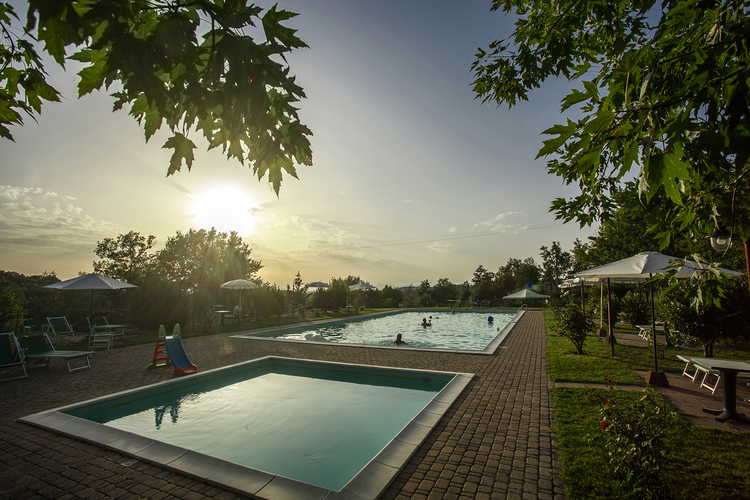 Magnifica Piscina della Tenuta Moriano nel Chianti