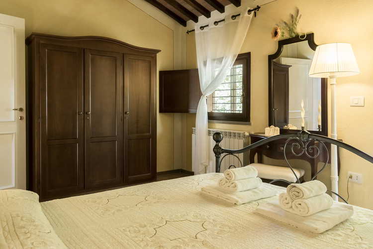 Villa Borgo la Fungaia: camera doppia con TV