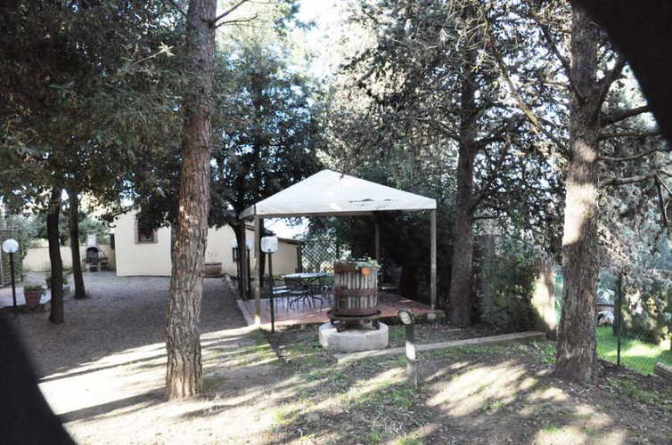 Villa Leoni has a private garden with lots of shade & picnic areas