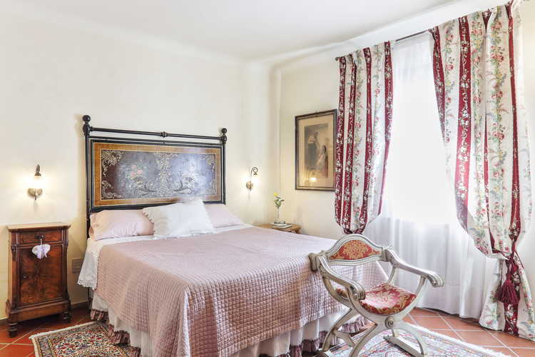 Villa La Fonte Vacation Rental - Traditional Tuscan decor