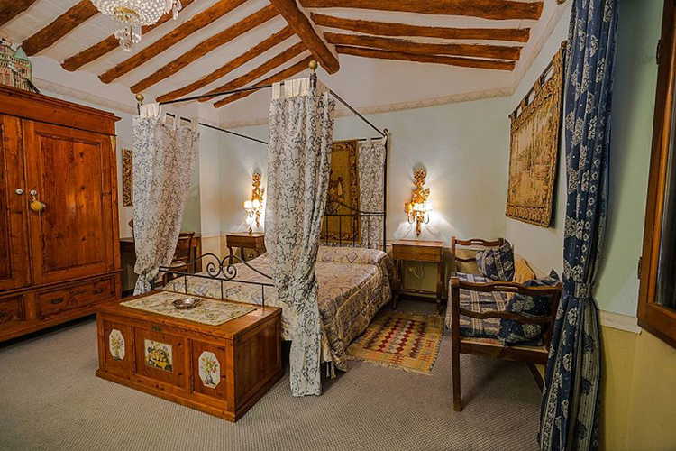 Spacious bedrooms, the villa accommodates up to 5 persons on holiday