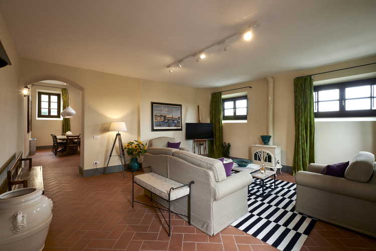 Choose from B&B suites and self catering apartments at Villa Lilliano
