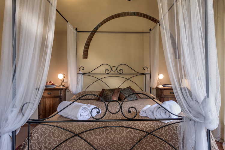 Romantic Bedroom in Villa Poggio di Gaville
