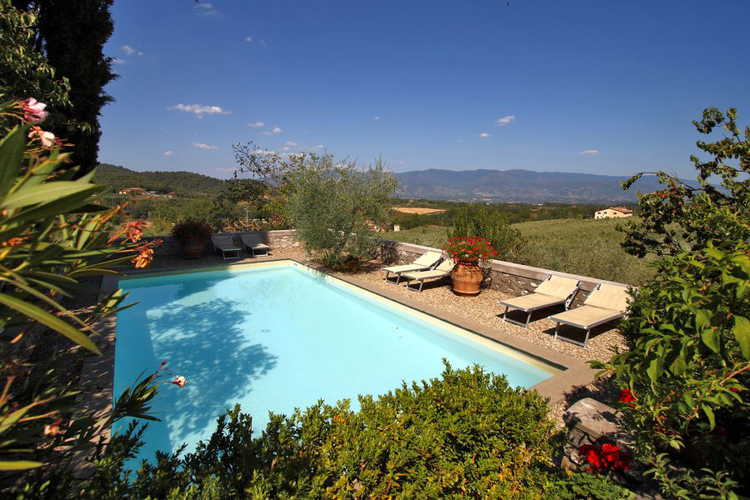 Panormaic views with the Tuscan mountains in the distance