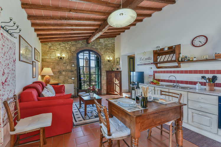 Fattoria Viticcio Rental Apartments & Vineyard: Characteristic decor in Tuscany