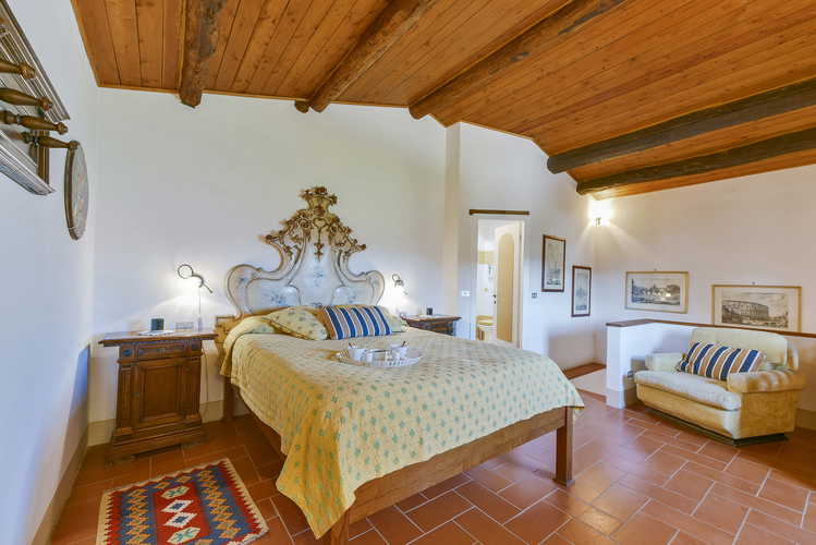 Fattoria Viticcio Rental Apartments & Vineyard: tranquil surroundings for long walks