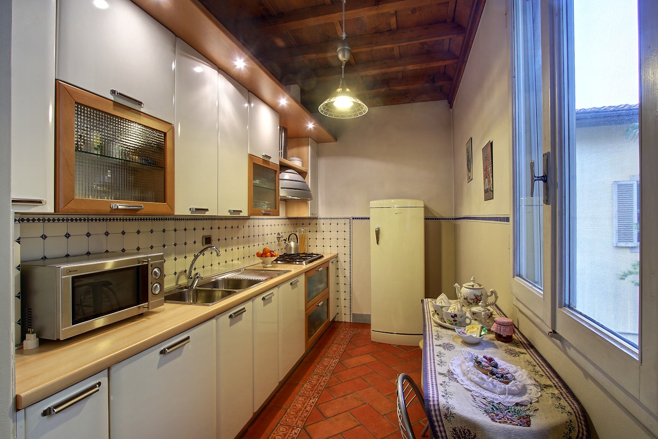 Florence Apartment Pergola: Rental Apartment in Florence Historical Center