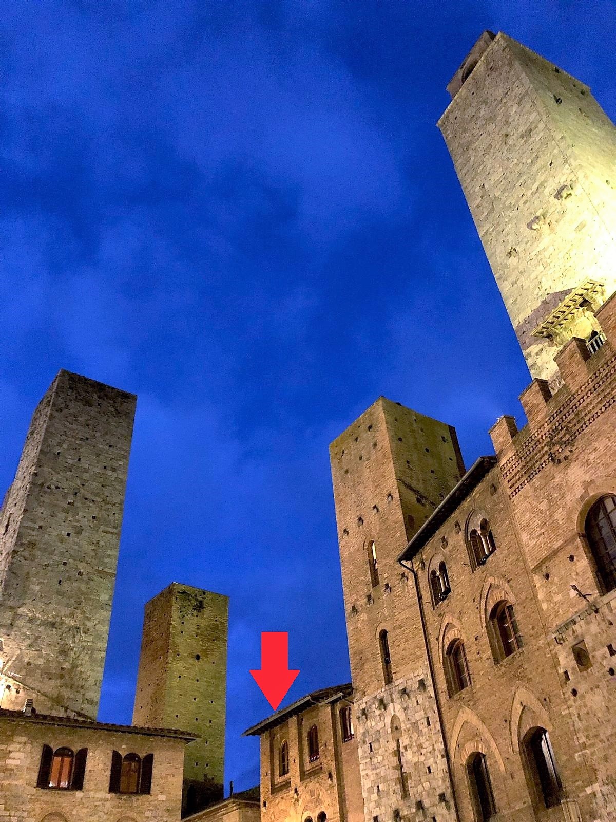 Self Catering Apartment in Piazza Duomo in San Gimignano Siena