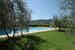La piscina circondata dal verde della campagna del Chianti e dagli olivi sotto i quali godere di un pò d'ombra